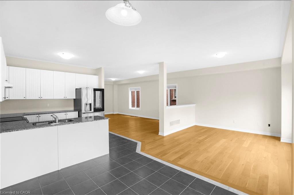 251 Palace Street, Thorold, ON - Indoor Photo Showing Kitchen With Double Sink