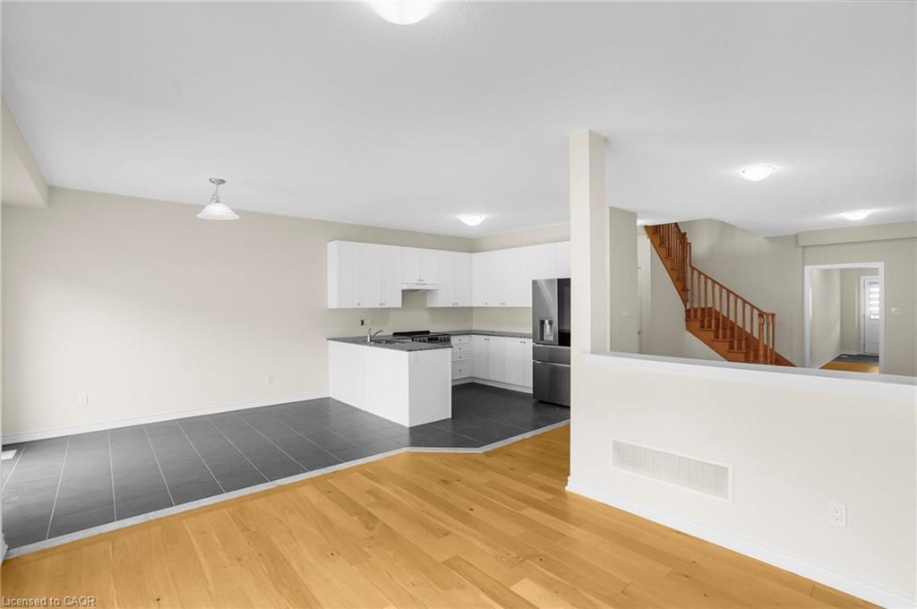 251 Palace Street, Thorold, ON - Indoor Photo Showing Kitchen