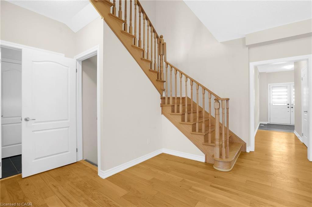 251 Palace Street, Thorold, ON - Indoor Photo Showing Other Room