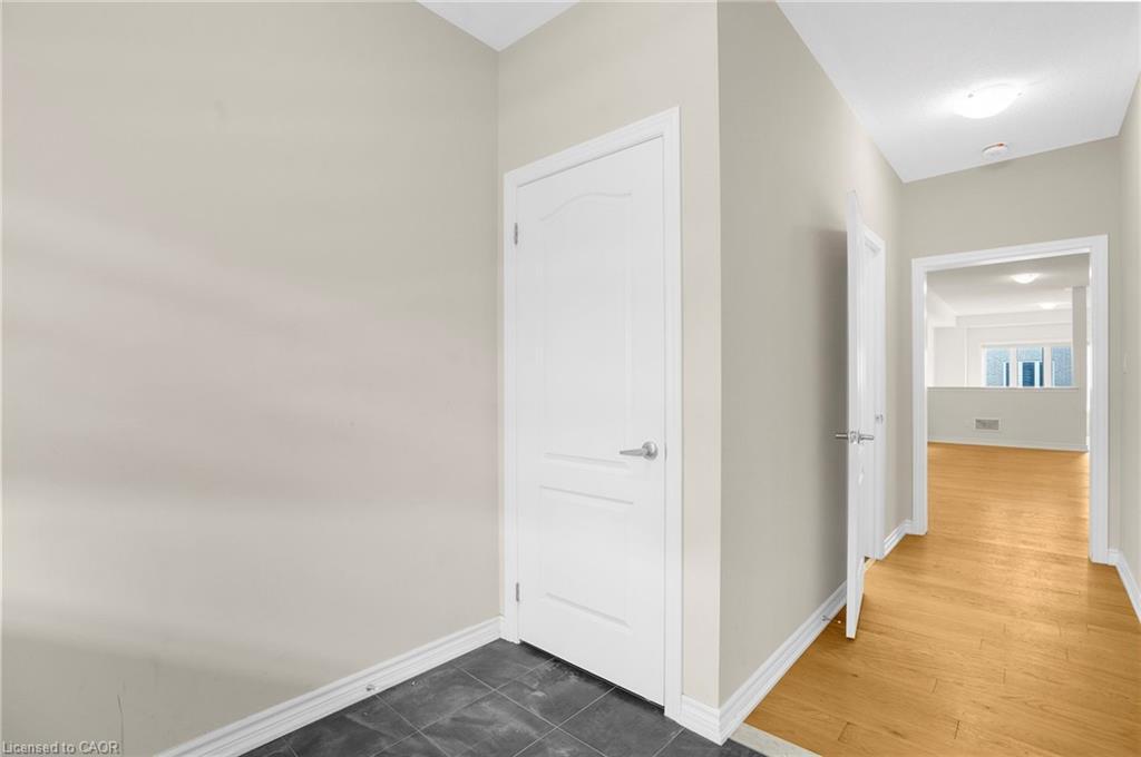 251 Palace Street, Thorold, ON - Indoor Photo Showing Other Room