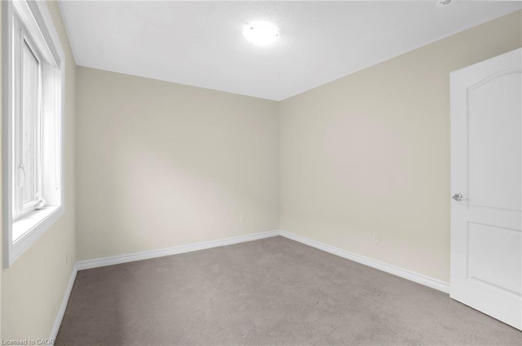 251 Palace Street, Thorold, ON - Indoor Photo Showing Other Room