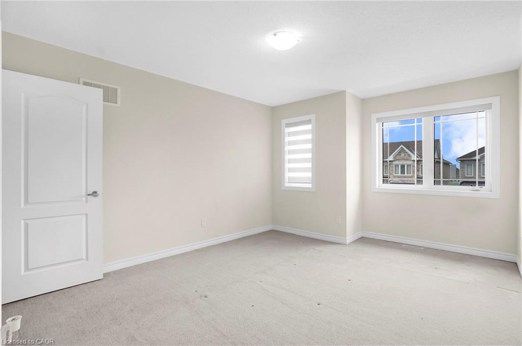 251 Palace Street, Thorold, ON - Indoor Photo Showing Other Room