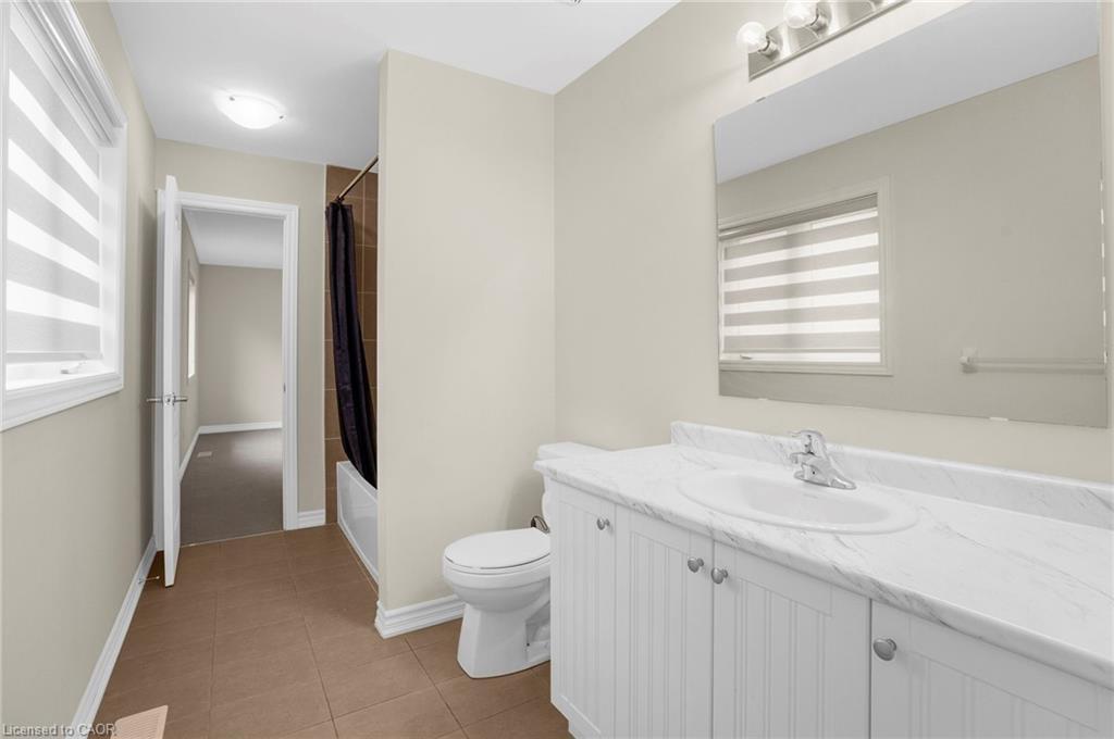 251 Palace Street, Thorold, ON - Indoor Photo Showing Bathroom