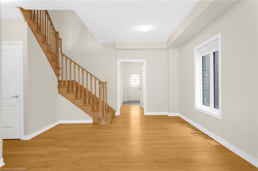 251 Palace Street, Thorold, ON - Indoor Photo Showing Other Room