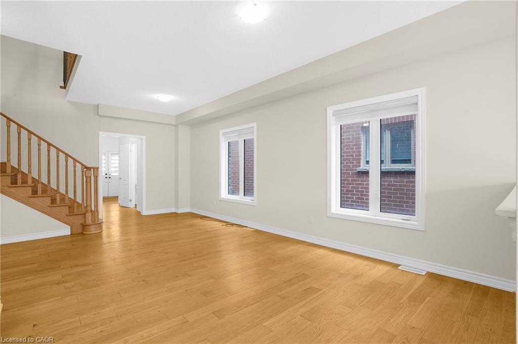 251 Palace Street, Thorold, ON - Indoor Photo Showing Other Room