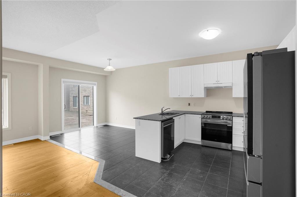 251 Palace Street, Thorold, ON - Indoor Photo Showing Kitchen