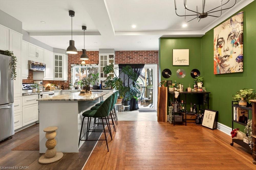 224 Balmoral Avenue N, Hamilton, ON - Indoor