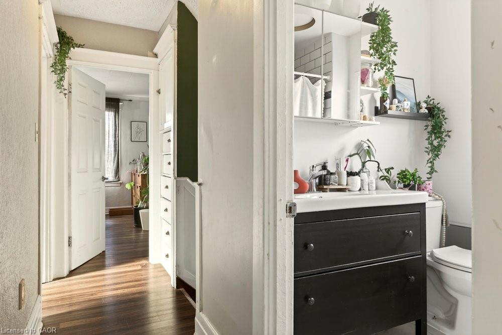 224 Balmoral Avenue N, Hamilton, ON - Indoor Photo Showing Other Room