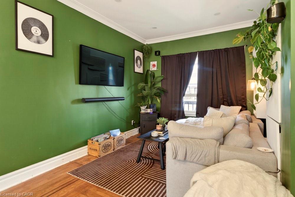 224 Balmoral Avenue N, Hamilton, ON - Indoor Photo Showing Bedroom