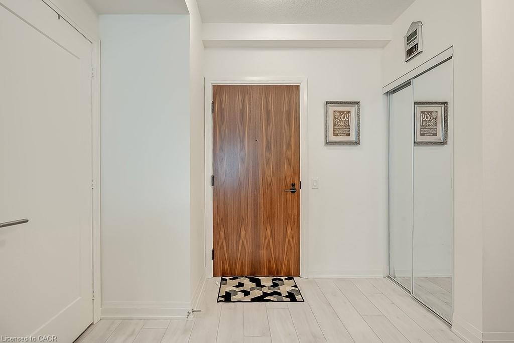 415-509 Dundas Street W, Oakville, ON - Indoor Photo Showing Other Room