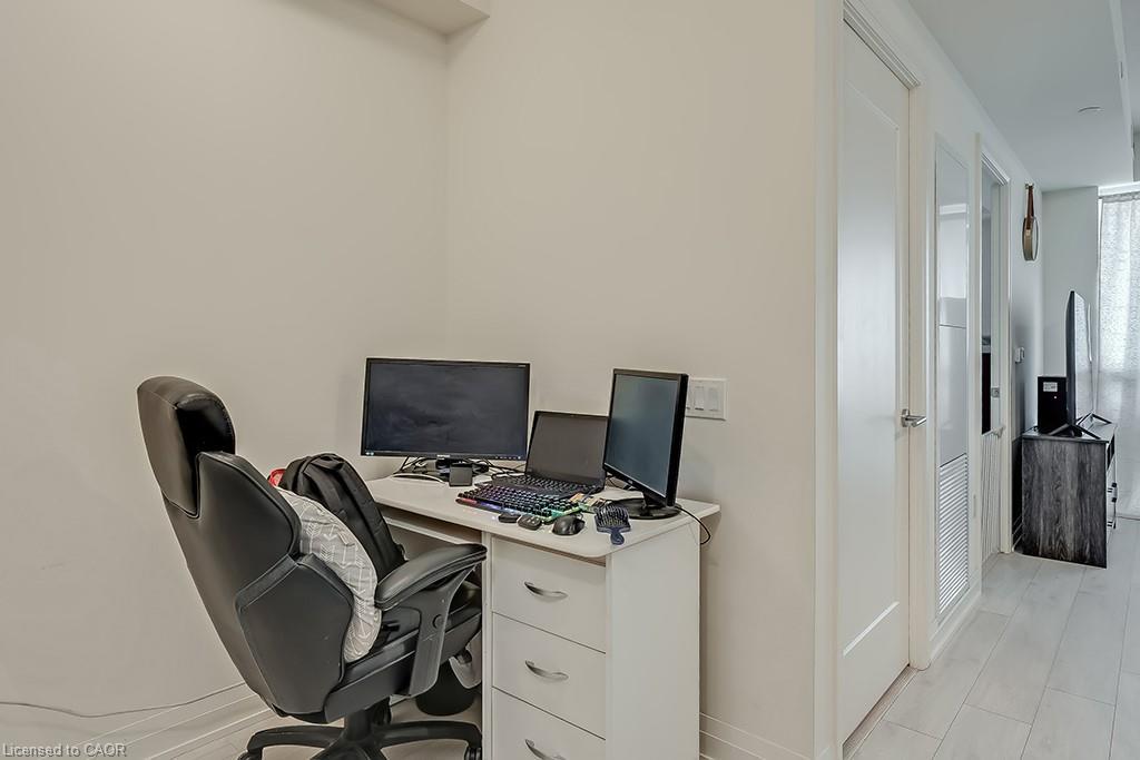 415-509 Dundas Street W, Oakville, ON - Indoor Photo Showing Office
