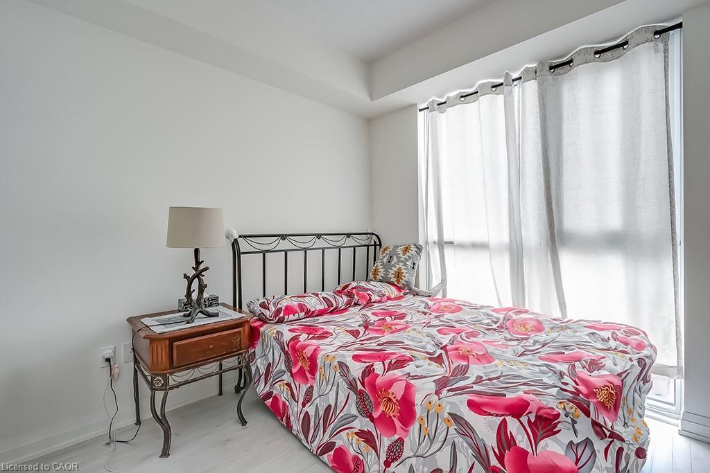 415-509 Dundas Street W, Oakville, ON - Indoor Photo Showing Bedroom