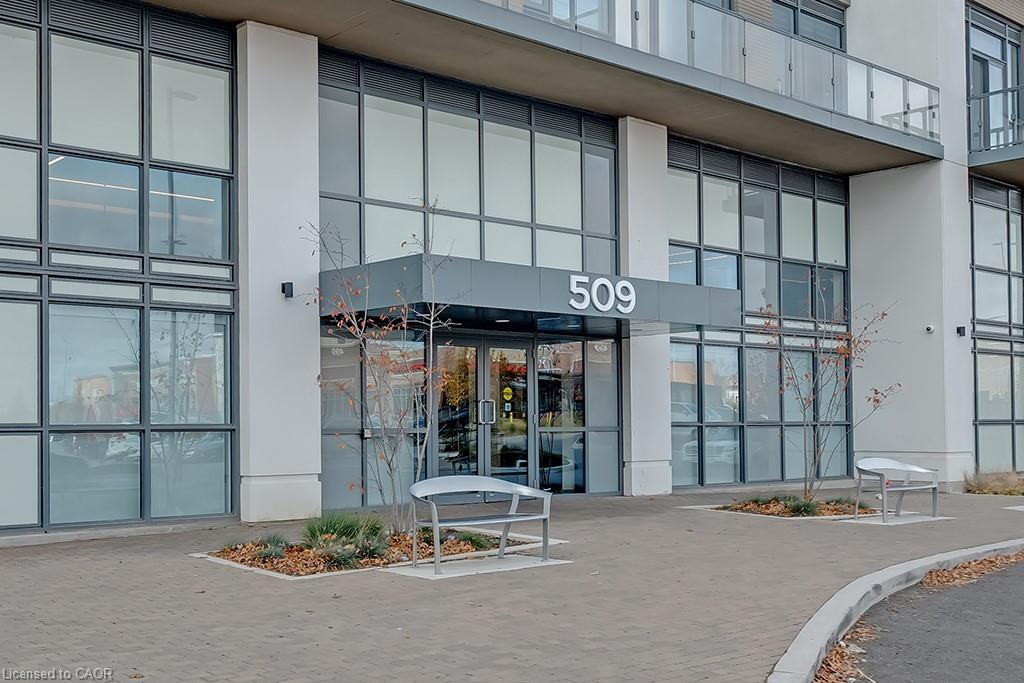 415-509 Dundas Street W, Oakville, ON - Outdoor