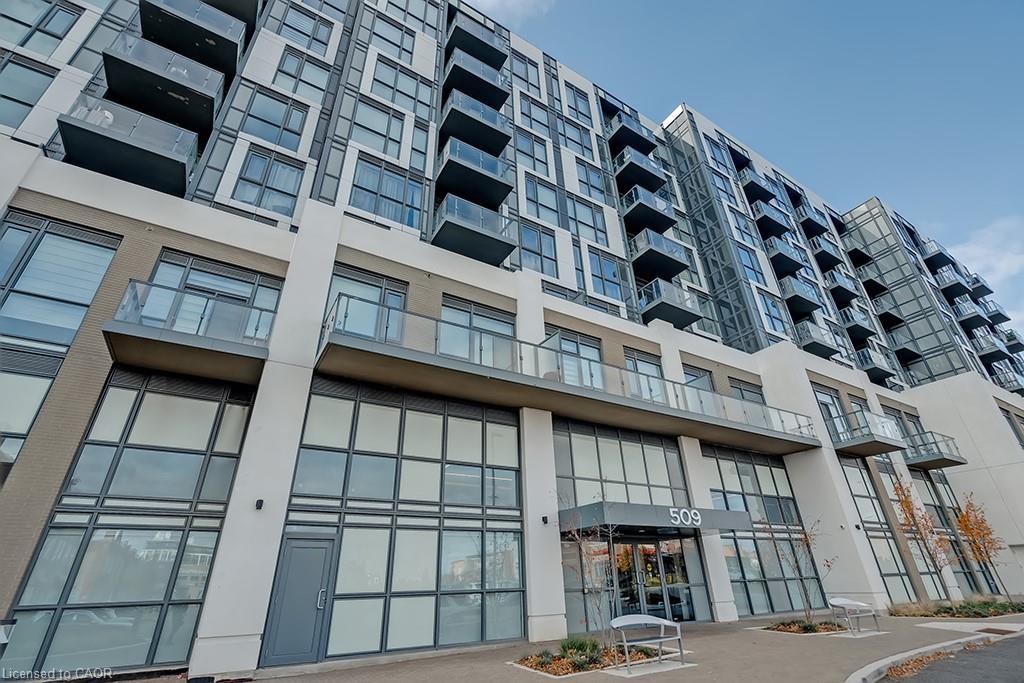 415-509 Dundas Street W, Oakville, ON - Outdoor With Balcony