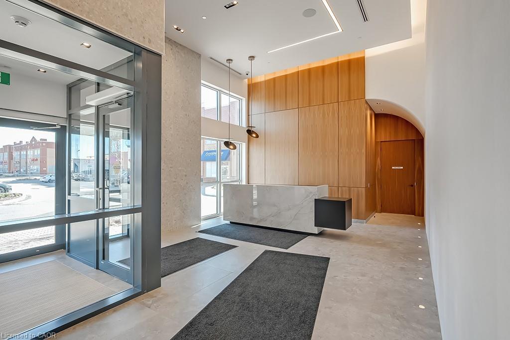 415-509 Dundas Street W, Oakville, ON - Indoor Photo Showing Other Room