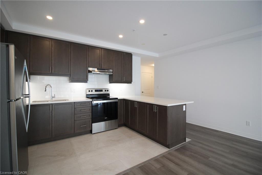 213-5 Hamilton Street N, Waterdown, ON - Indoor Photo Showing Kitchen With Stainless Steel Kitchen