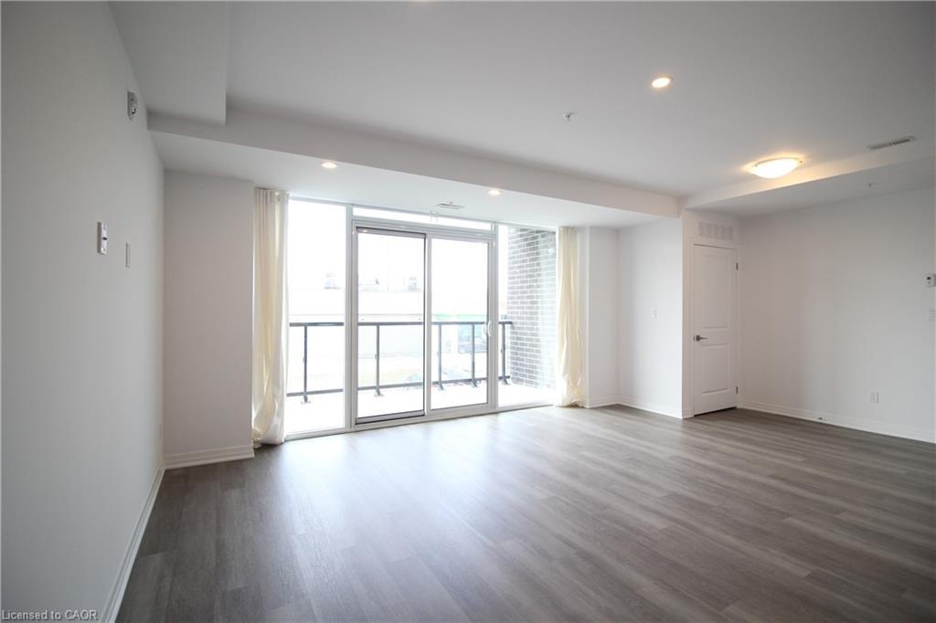 213-5 Hamilton Street N, Waterdown, ON - Indoor Photo Showing Other Room