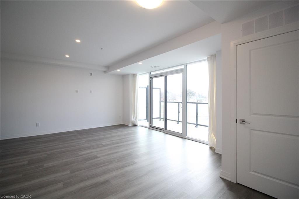 213-5 Hamilton Street N, Waterdown, ON - Indoor Photo Showing Other Room