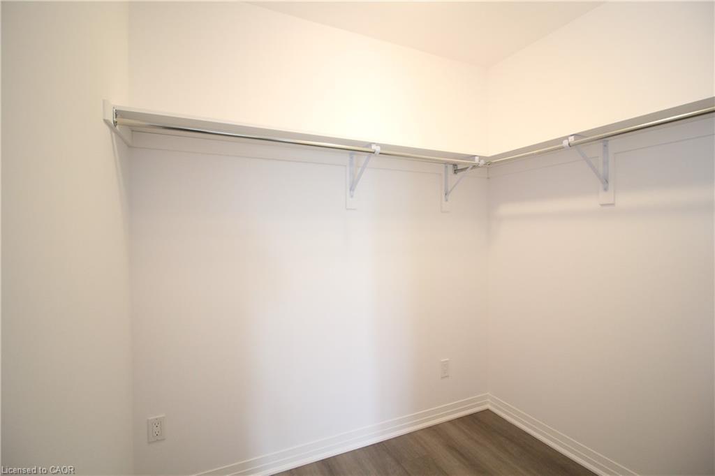 213-5 Hamilton Street N, Waterdown, ON - Indoor With Storage