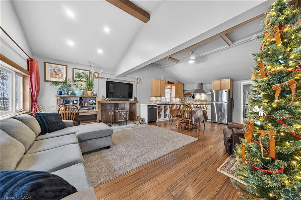 1457 Lakeshore Road, Selkirk, ON - Indoor Photo Showing Living Room
