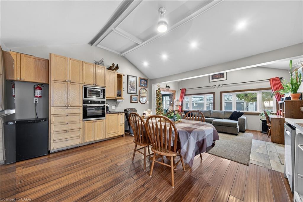 1457 Lakeshore Road, Selkirk, ON - Indoor Photo Showing Kitchen