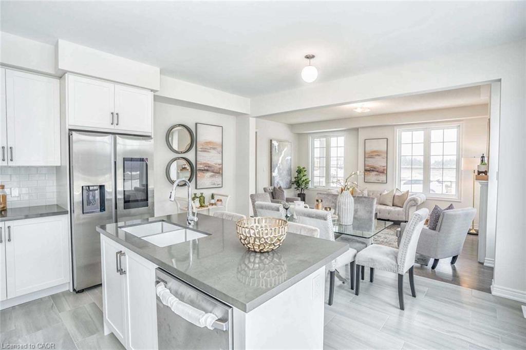 525 Red Elm Road, Shelburne, ON - Indoor Photo Showing Kitchen With Upgraded Kitchen