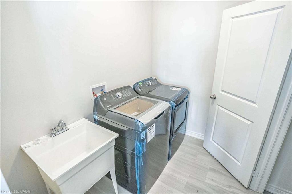 525 Red Elm Road, Shelburne, ON - Indoor Photo Showing Laundry Room