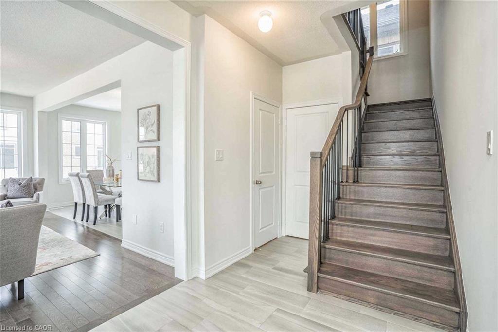 525 Red Elm Road, Shelburne, ON - Indoor Photo Showing Other Room