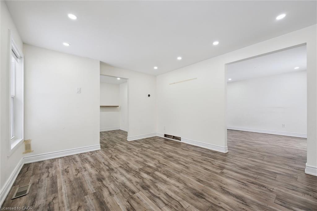 107 Foxridge Drive, Cambridge, ON - Indoor Photo Showing Other Room