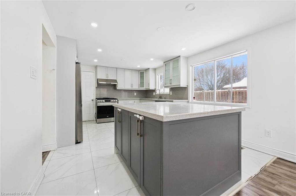 107 Foxridge Drive, Cambridge, ON - Indoor Photo Showing Kitchen