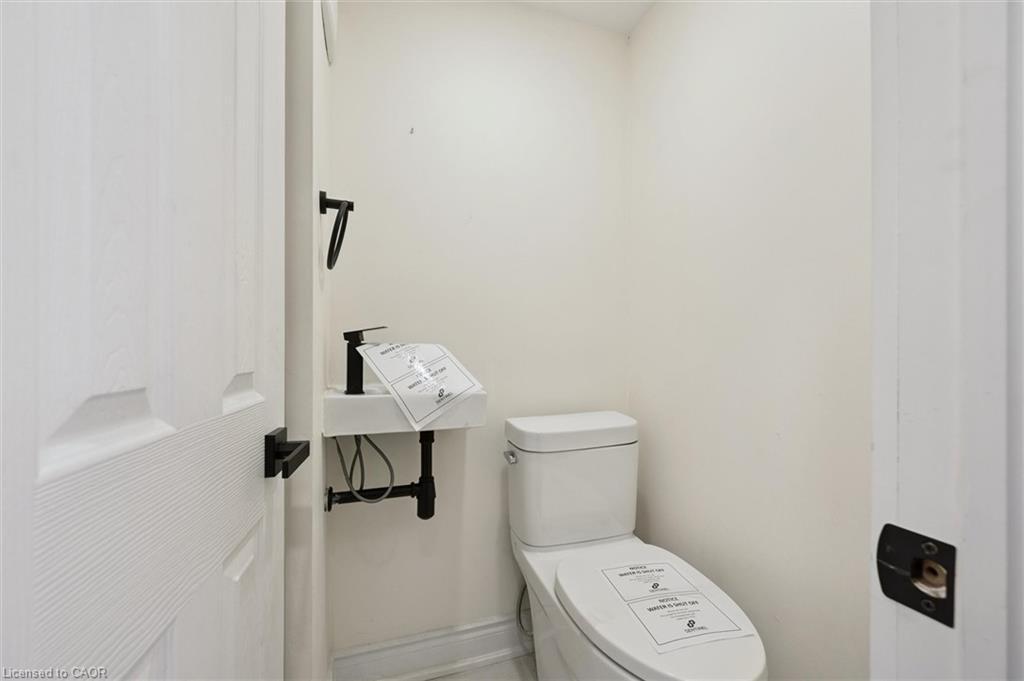 107 Foxridge Drive, Cambridge, ON - Indoor Photo Showing Bathroom