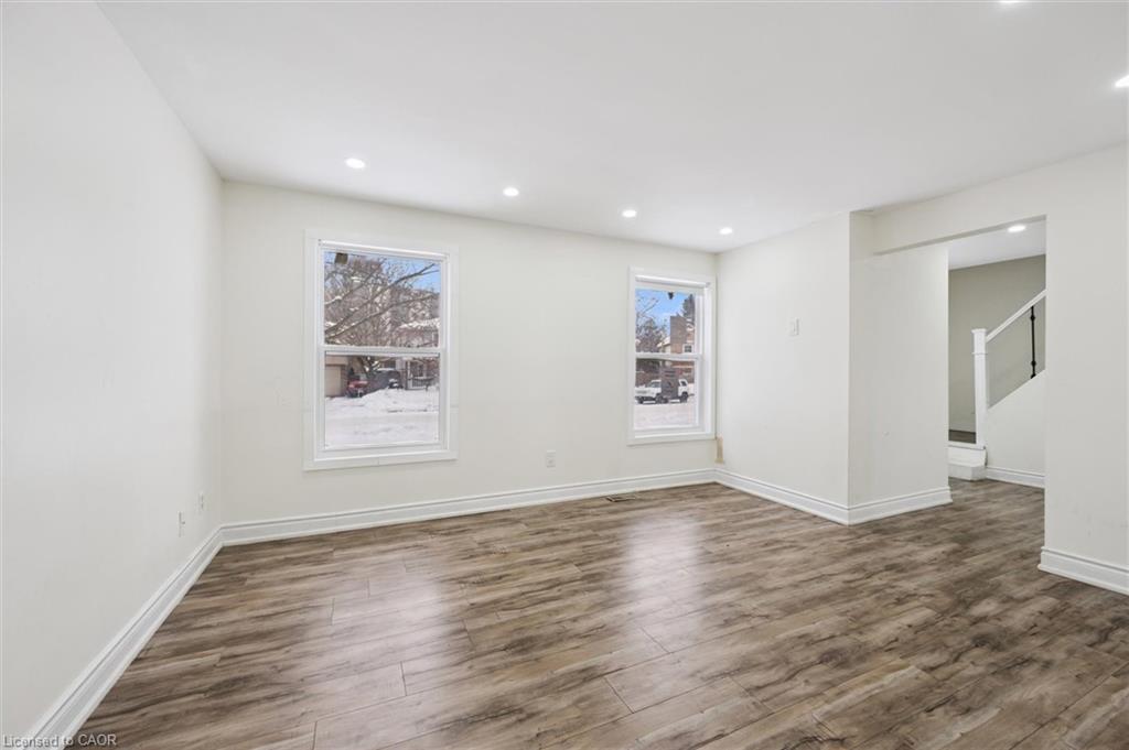 107 Foxridge Drive, Cambridge, ON - Indoor Photo Showing Other Room