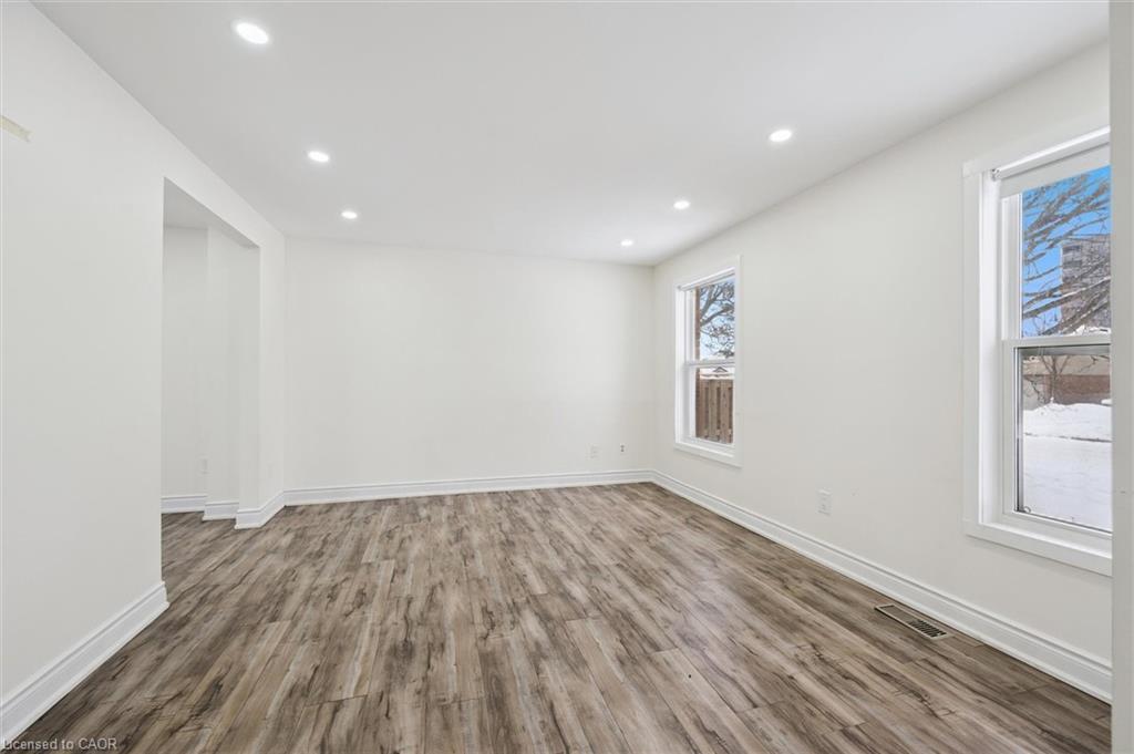 107 Foxridge Drive, Cambridge, ON - Indoor Photo Showing Other Room