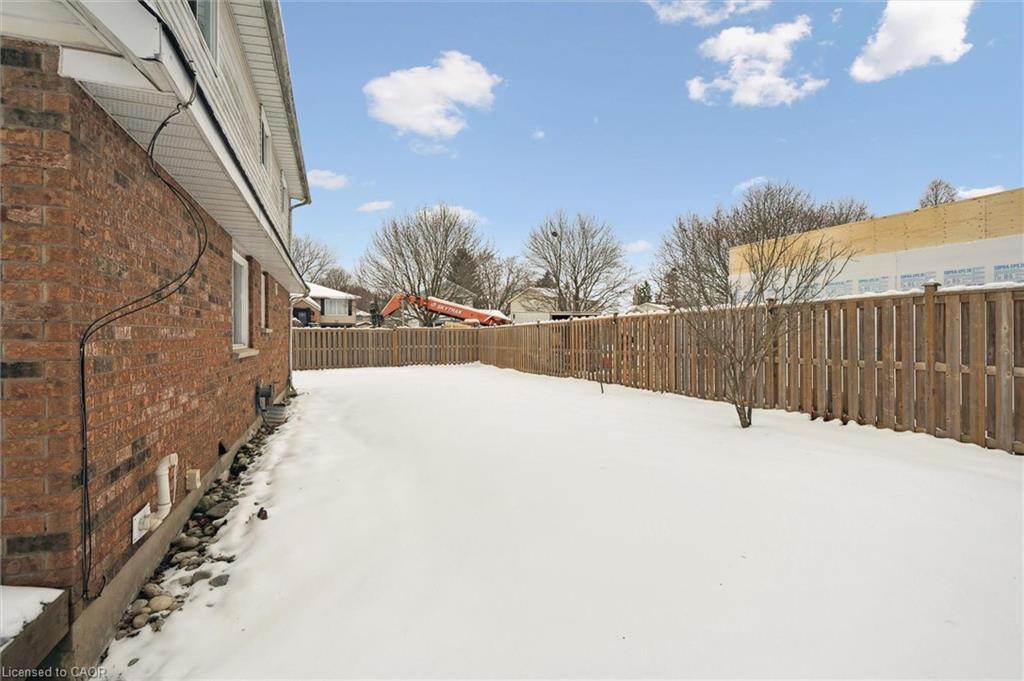 107 Foxridge Drive, Cambridge, ON - Outdoor