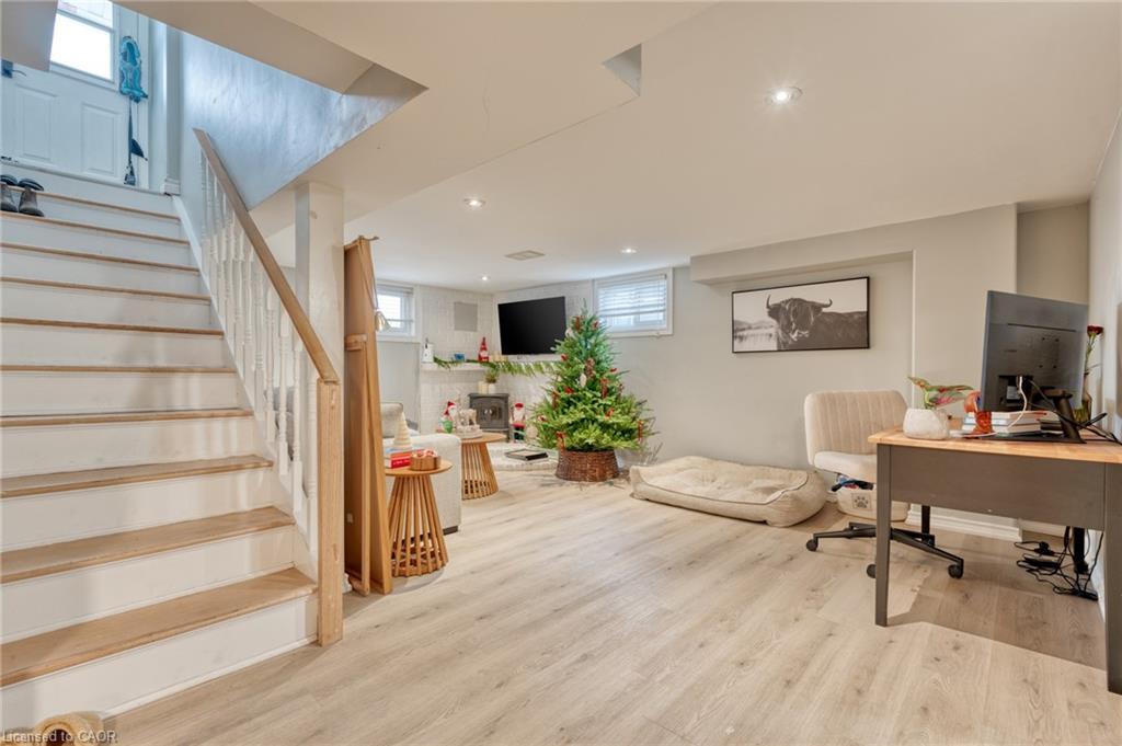 99 East 36Th Street, Hamilton, ON - Indoor