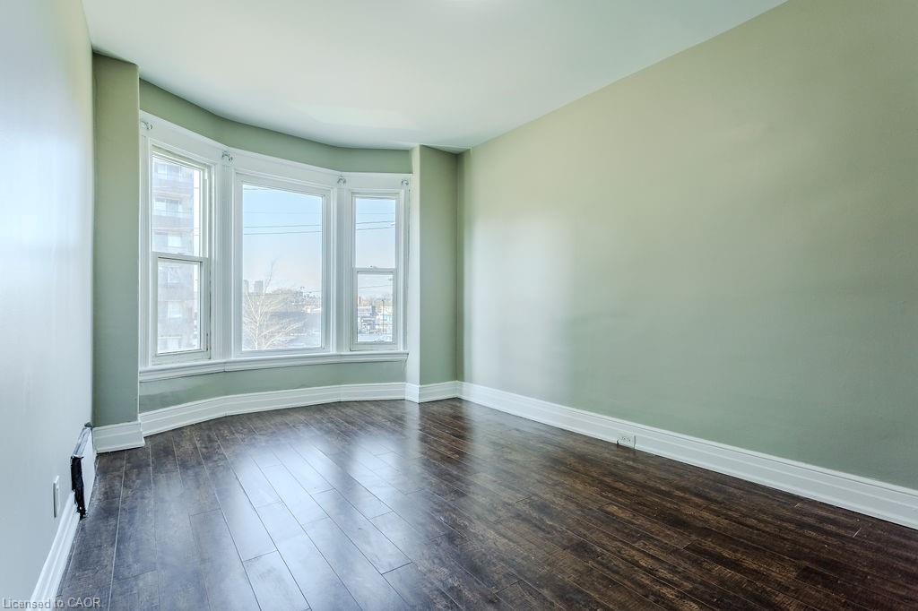 Upper-19 Sanford Avenue S, Hamilton, ON - Indoor Photo Showing Other Room