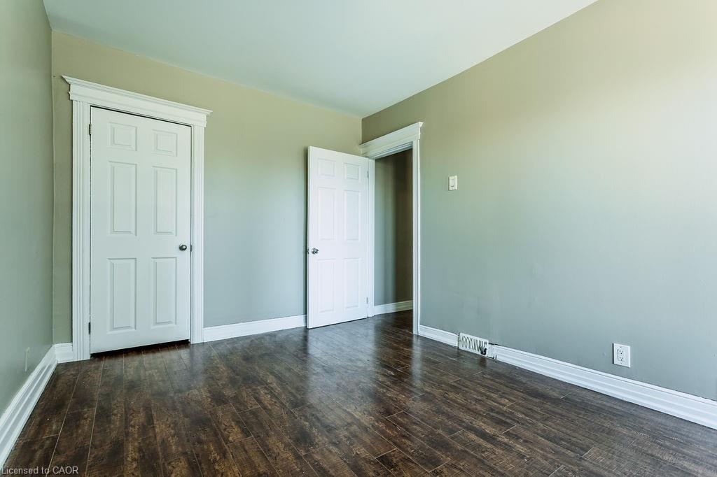 Upper-19 Sanford Avenue S, Hamilton, ON - Indoor Photo Showing Other Room