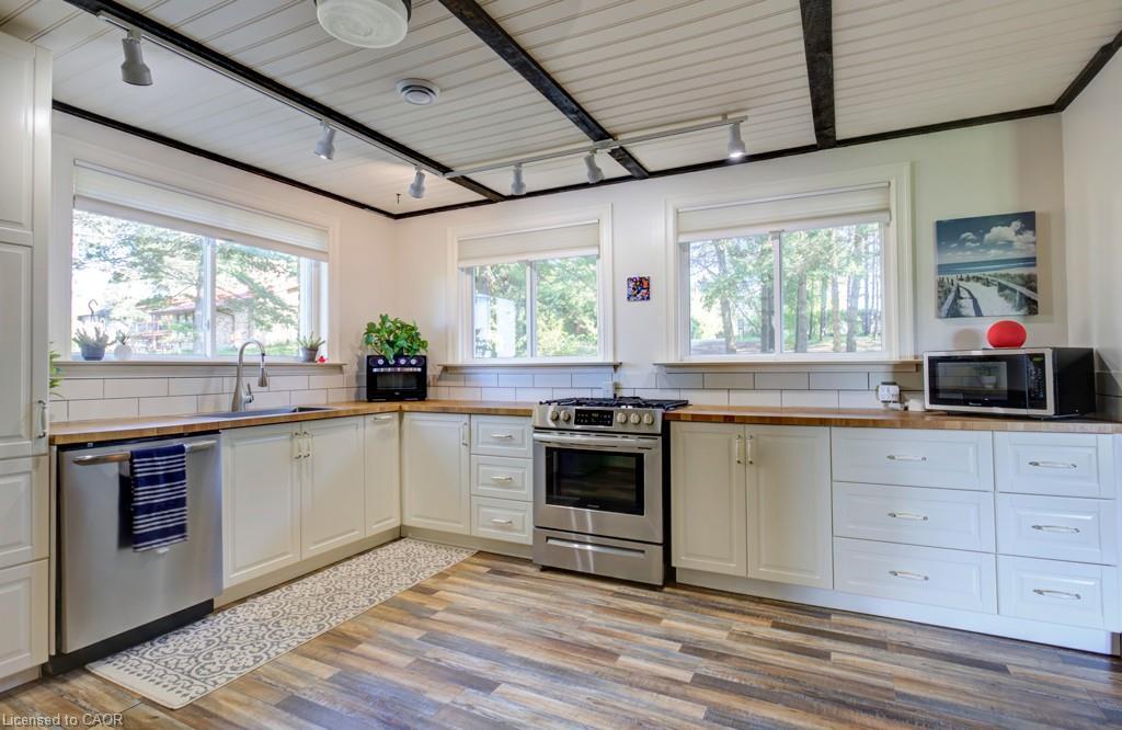56559 Heritage Line, Straffordville, ON - Indoor Photo Showing Kitchen