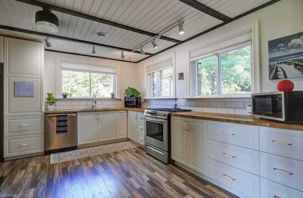 56559 Heritage Line, Straffordville, ON - Indoor Photo Showing Kitchen