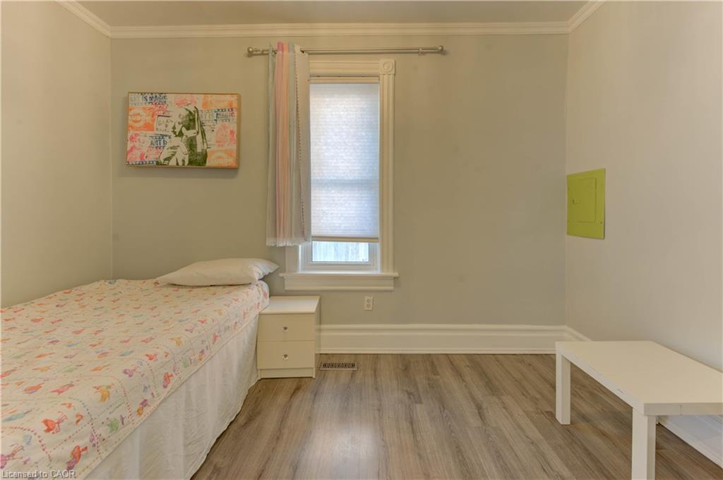 88 Wellington Street N, Kitchener, ON - Indoor Photo Showing Bedroom