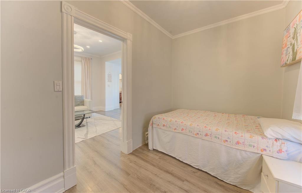 88 Wellington Street N, Kitchener, ON - Indoor Photo Showing Bedroom