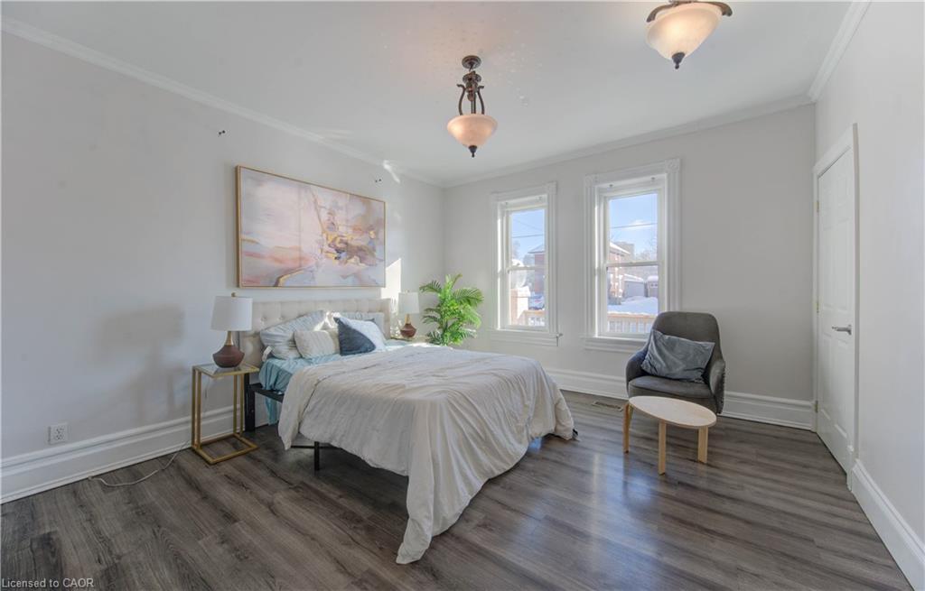 88 Wellington Street N, Kitchener, ON - Indoor Photo Showing Bedroom
