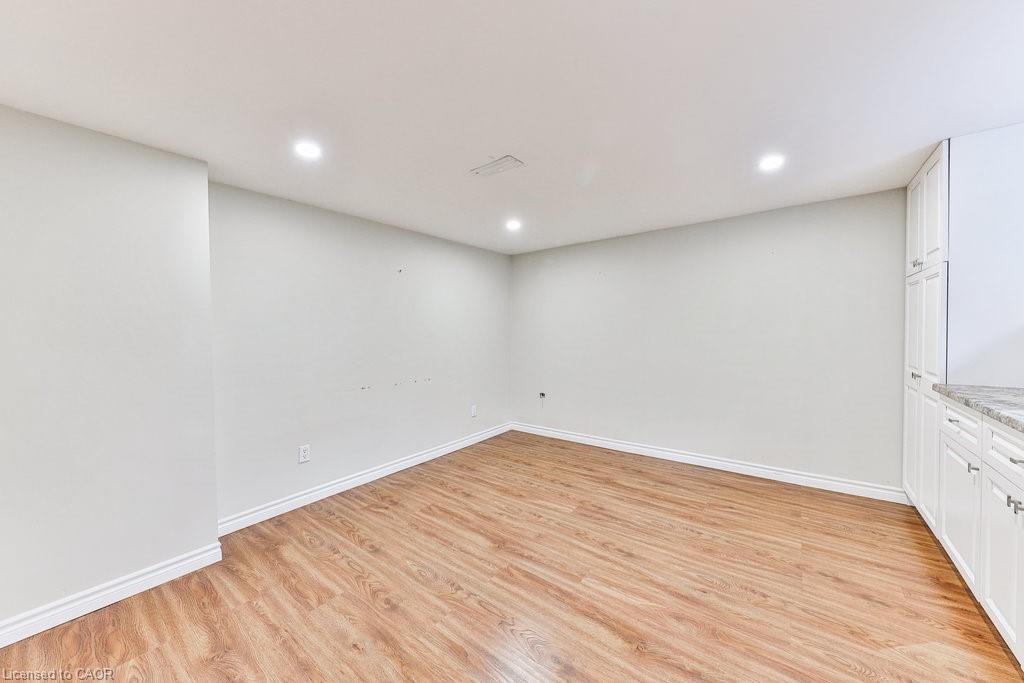 Lower-602 Drury Lane, Burlington, ON - Indoor