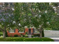 Lower-602 Drury Lane Burlington, ON L7R 2X6