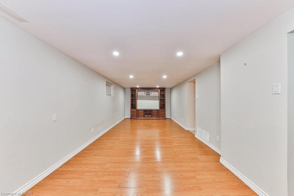 Lower-602 Drury Lane, Burlington, ON - Indoor Photo Showing Other Room