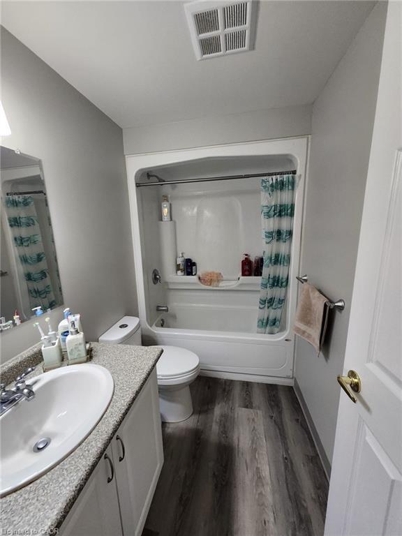 102-736 Old Albert Street, Waterloo, ON - Indoor Photo Showing Bathroom