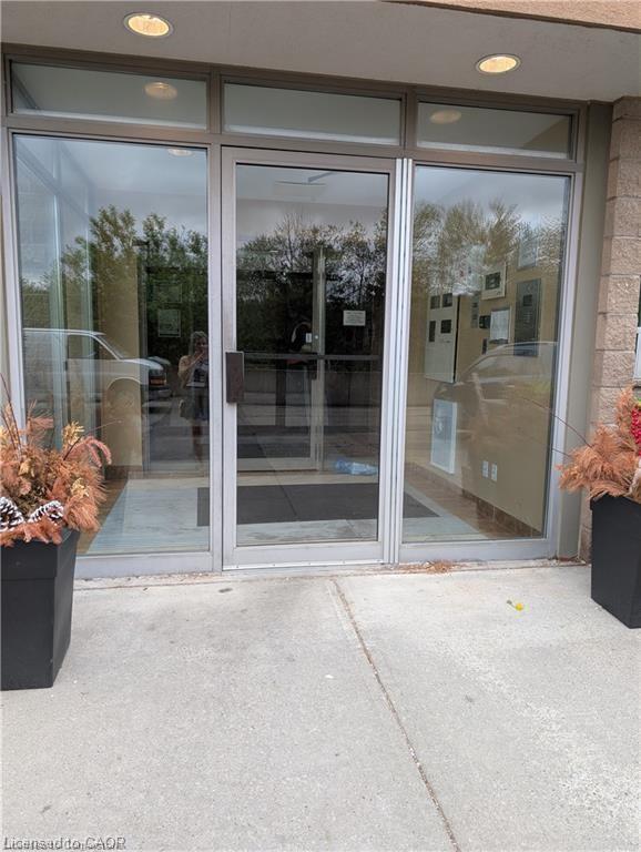 102-736 Old Albert Street, Waterloo, ON - With Exterior