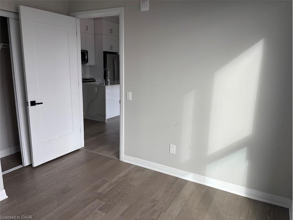 610-50 Kaitting Trail, Oakville, ON - Indoor Photo Showing Other Room