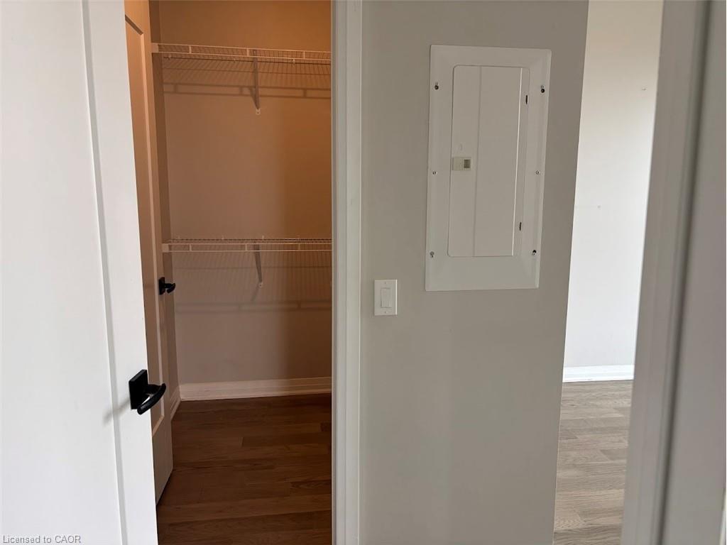 610-50 Kaitting Trail, Oakville, ON - Indoor Photo Showing Other Room