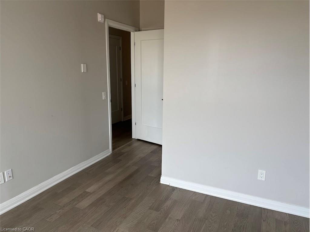 610-50 Kaitting Trail, Oakville, ON - Indoor Photo Showing Other Room